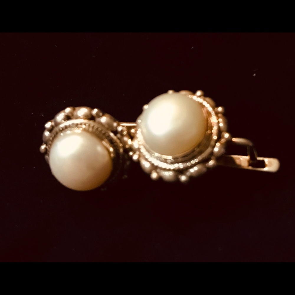 Pearl earrings on Silver
